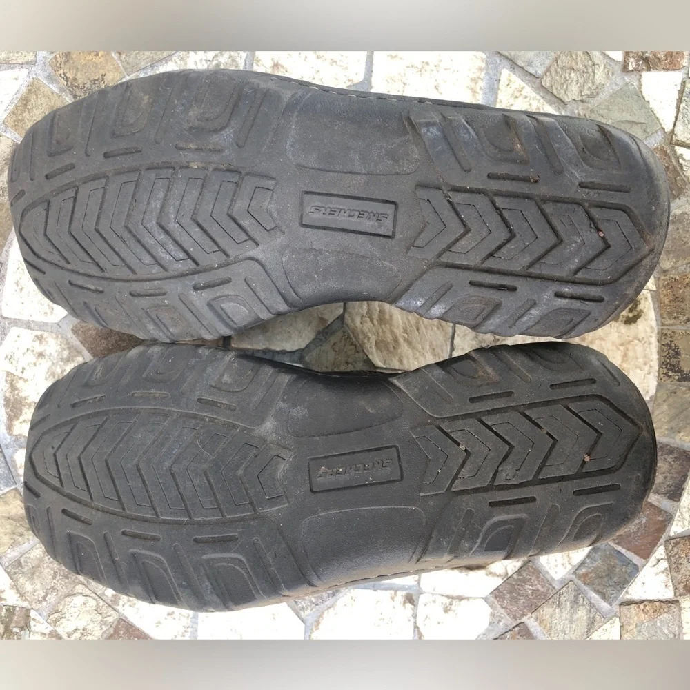☔️Skechers brown distressed slip on shoes
